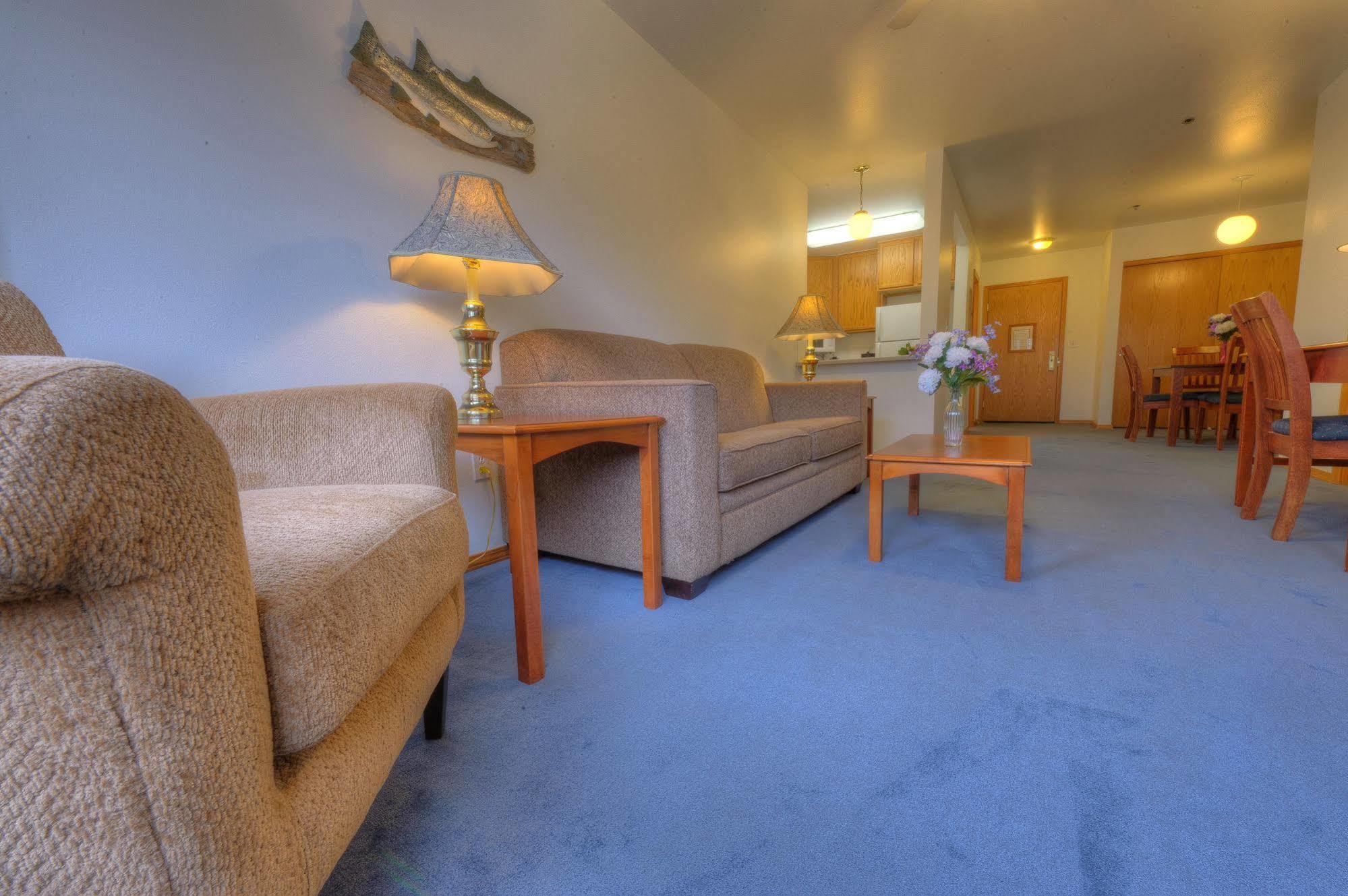 Frontier Suites Hotel In Juneau Eksteriør billede