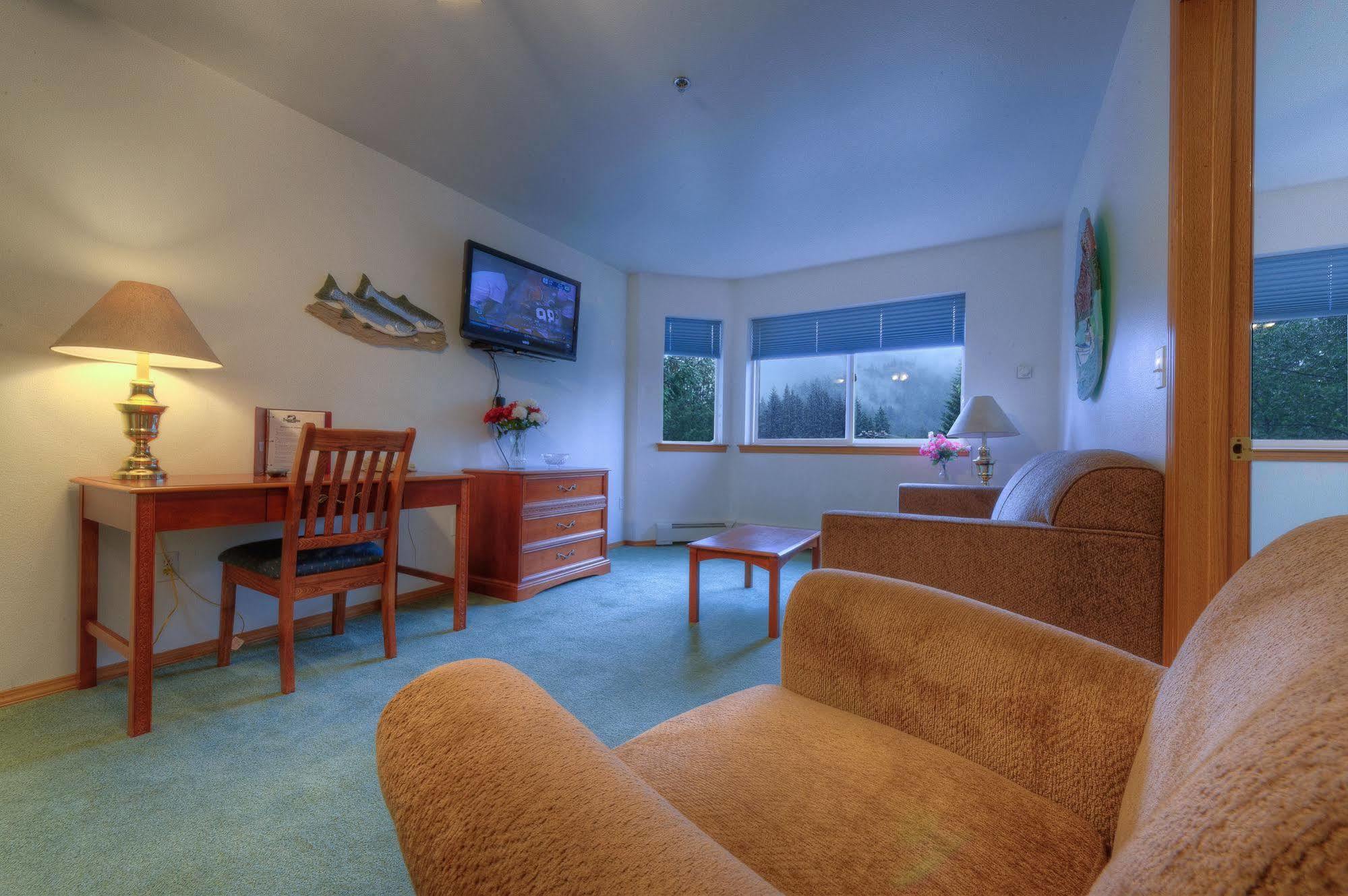 Frontier Suites Hotel In Juneau Eksteriør billede